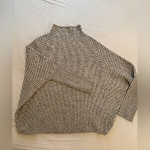 Club Monaco Cream Ribbed 100% Cashmere Sweater